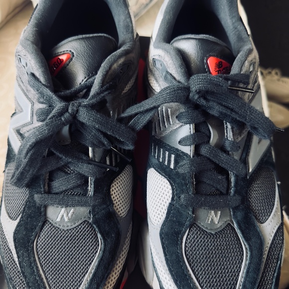 New balance 9060 like new ! - Picture 2 of 6